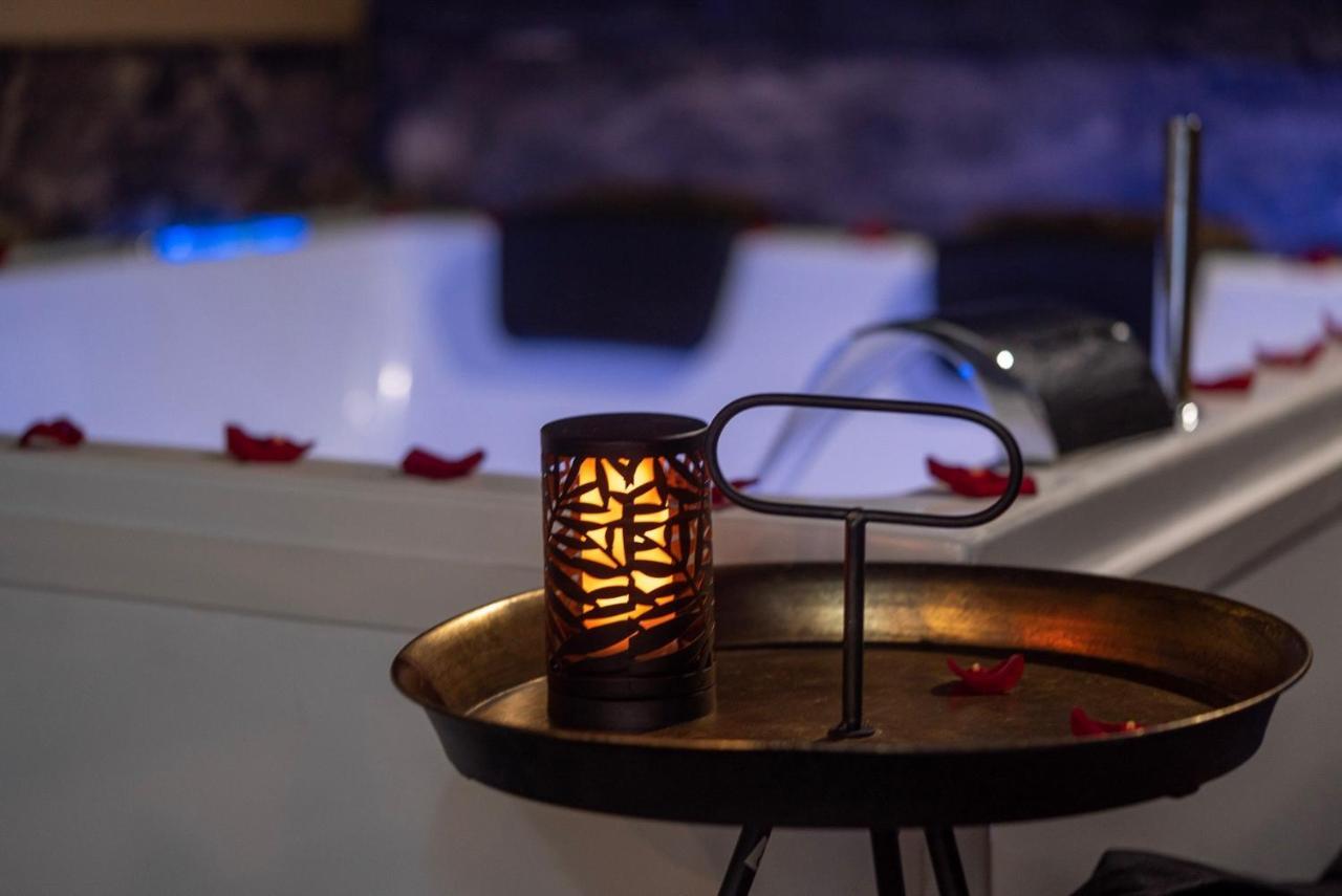 Love Suites & Spa "Le Loft" Avec Jacuzzi Privatif Médis 外观 照片